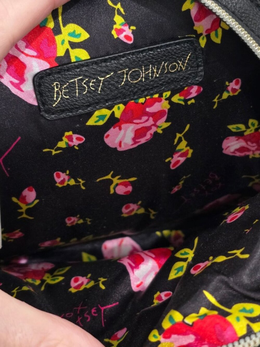 Betsey Johnson ✦ Black Velvet Mini Backpack ✦ Gold Hardware Floral Interior NWT - Picture 5 of 9